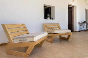 A seating area at Cas Catalá Sant Jordi