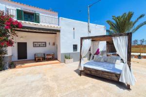 A balcony or terrace at Cas Catalá Sant Jordi