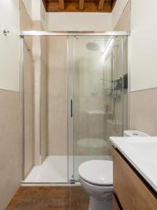 limehome Granada Calle Mirasol的一间浴室