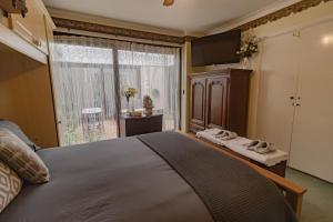 Gallery image of Palm Bay's Luxury Bungalow - Self Check In & Parking in Margate