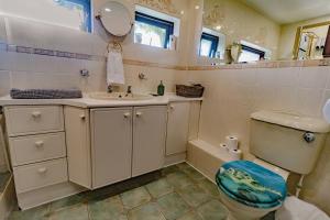 Gallery image of Palm Bay's Luxury Bungalow - Self Check In & Parking in Margate