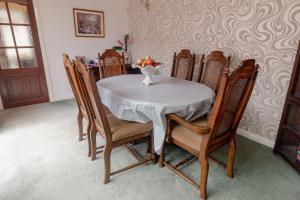 Gallery image of Palm Bay's Luxury Bungalow - Self Check In & Parking in Margate