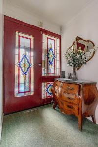 Gallery image of Palm Bay's Luxury Bungalow - Self Check In & Parking in Margate
