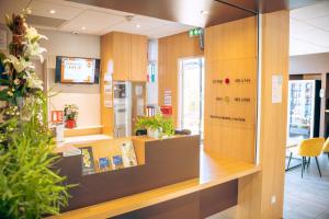 Kuchyň nebo kuchyňský kout v ubytování B&B HOTEL Metz Est Technopole Pôle Santé
