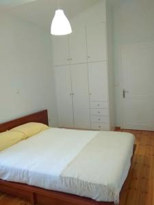 Fotografie z fotogalerie ubytování Ευχάριστο σπίτι με ωραίο κήπο v destinaci Pylos