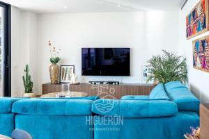 TV a/nebo společenská místnost v ubytování HigueronRentals Mimosa