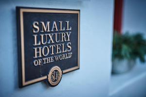 Majutusasutuses Goldene Rose Karthaus a member of Small Luxury Hotels of the World olev sertifikaat, autasu, silt või muu dokument