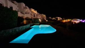 Basen w obiekcie APARTMENT MARINA CALADOR HARBOURVIEW AIR CONDITION POOL GARDEN TERRASSE PORTO CARI spectacular location lub w pobliżu