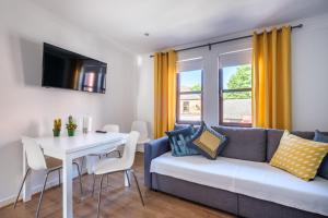 אזור ישיבה ב-The Douglas - Spacious 2 bed apartment in Uddingston