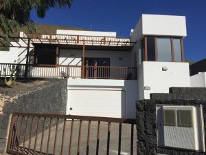 Gallery image of El Olivo Beautiful Rural location 3 bed villa in Conil +7 photos