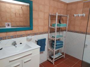 Ένα μπάνιο στο Apartamento La Maresía 3 +9 φωτογραφίες