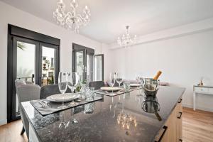 Fotografie z fotogalerie ubytování Puerto Banus luxurious apartment in the heart of the port v destinaci Marbella