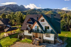 Výhľad na hory alebo výhľad na hory priamo z apartmánového hotela
