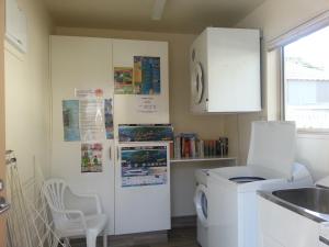 Cucina o angolo cottura di Cedar Grove Motor Lodge