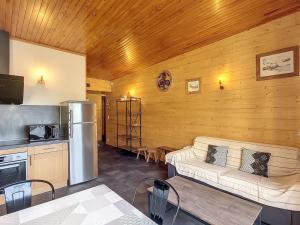 Køkken eller tekøkken på Appartement spacieux 3 étoiles pour 7 pers. à La Toussuire - FR-1-416-53