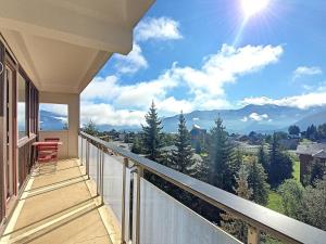 En generel udsigt til bjerge eller udsigt til bjerge taget fra lejligheden