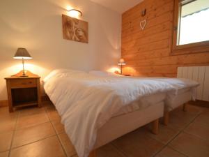 Ένα ή περισσότερα κρεβάτια σε δωμάτιο στο Appartement Les Menuires, 4 pièces, 6 personnes - FR-1-452-246
