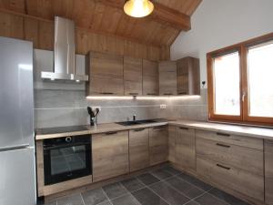 Galeriebild der Unterkunft Chalet rénové, 3 ch, parking, proche commerces - FR-1-416-209 in La Toussuire