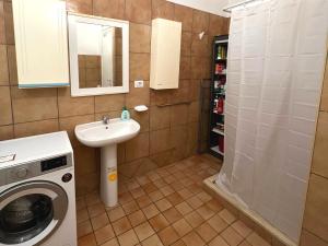A bathroom at Palazzo Senesi
