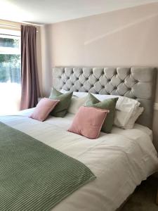 Ένα ή περισσότερα κρεβάτια σε δωμάτιο στο Quiet and cosy flat, close to Bath Centre