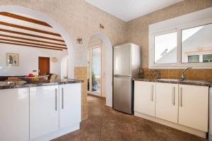 Kuchnia lub aneks kuchenny w obiekcie Villa Noa - PlusHolidays