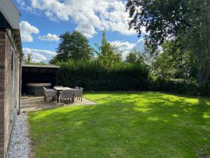 Zahrada ubytování Villa in Netherlands with Hot Tub & Garden