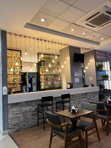 Ο χώρος του lounge ή του μπαρ στο Suíte Aeroporto Congonhas
