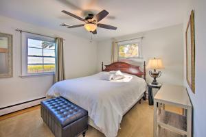 a bedroom with a bed and a ceiling fan at Cozy Kinzers Getaway with Furnished Deck, Grill 