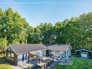 Gallery image of 12 person holiday home in Glesborg in Fjellerup Strand