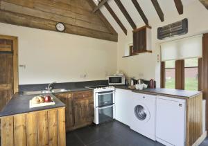 Köök või kööginurk majutusasutuses Stable Cottage Sternfield
