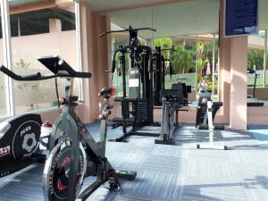 Fitness centrum a/nebo fitness zařízení v ubytování Chivatara Resort Bang Tao Beach Phuket - SHA
