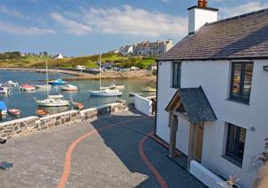Gallery image of Ty Lawr in Cemaes Bay