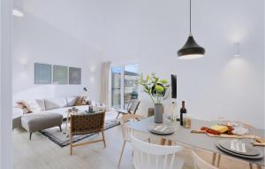 Χώρος καθιστικού στο Amazing Home In Lembruchdümmer See