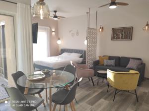 Khu vực ghế ngồi tại Bar suite