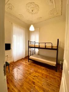 Posezení v ubytování Queen Victoria Neoclassic 2bedroom 2bathrooms apar