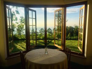 Gallery image of The Haldummulla Estate - Picturesque planters bungalow on organic tea estate in Haldummulla