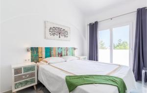 Posteľ alebo postele v izbe v ubytovaní Awesome Home In Benalmádena With Sauna