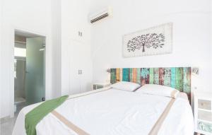Posteľ alebo postele v izbe v ubytovaní Awesome Home In Benalmádena With Sauna
