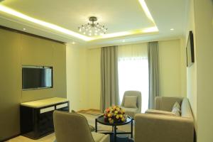 TV a/nebo společenská místnost v ubytování Check Inn Hotel Addis Ababa