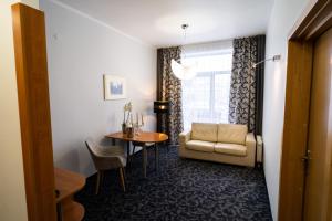 Część wypoczynkowa w obiekcie Hotel SANVIT RESTAURACJA & SPA
