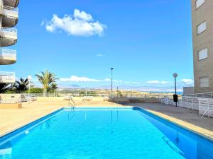 Bazén v ubytování Bahia Blanca Arenales del Sol by Villas&You nebo v jeho okolí