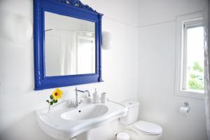 Koupelna v ubytování Elefthia Syros Luxury House