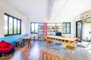 Een zitgedeelte bij Tra Que Mansion