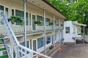 Balkón nebo terasa v ubytování NB Hotel with Free Parking