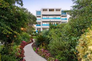 A garden outside TRYP by Wyndham Corfu Dassia
