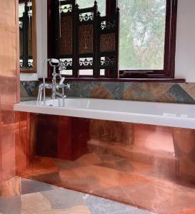 Fotografie z fotogalerie ubytování Tree Tops Holiday Let & Sauna South Downs West Sussex Sleeps 10 v destinaci Hardham
