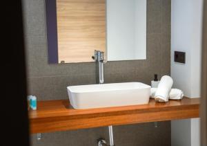 A bathroom at Poem Apartments, Las Canteras