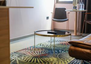 A seating area at Poem Apartments, Las Canteras