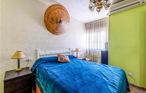 Ένα ή περισσότερα κρεβάτια σε δωμάτιο στο Stunning Apartment In Torremolinos