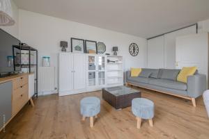 Η κουζίνα ή μικρή κουζίνα στο Superb family duplex clos to Disneyland